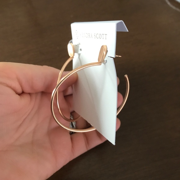 Kendra Scott Ellie hoop earrings - Picture 4 of 4